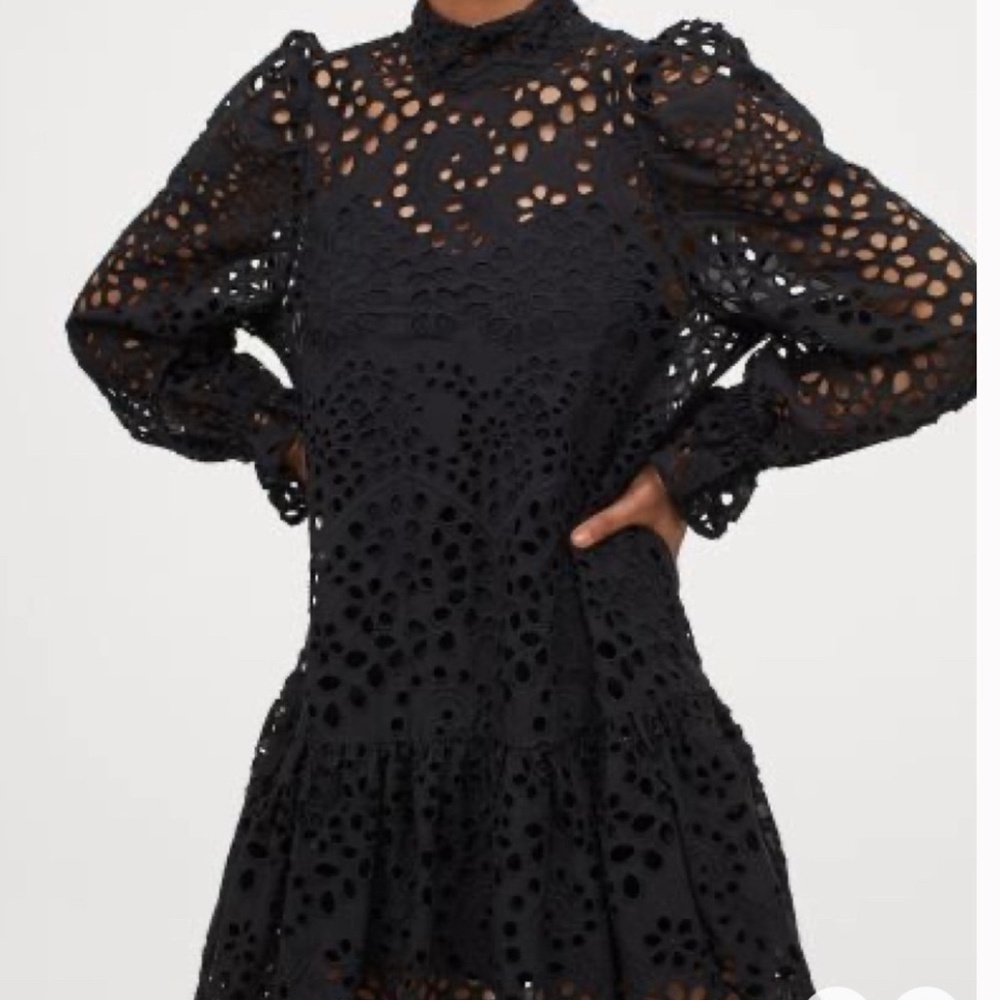 H&M eyelet dress - Picture 4 of 6